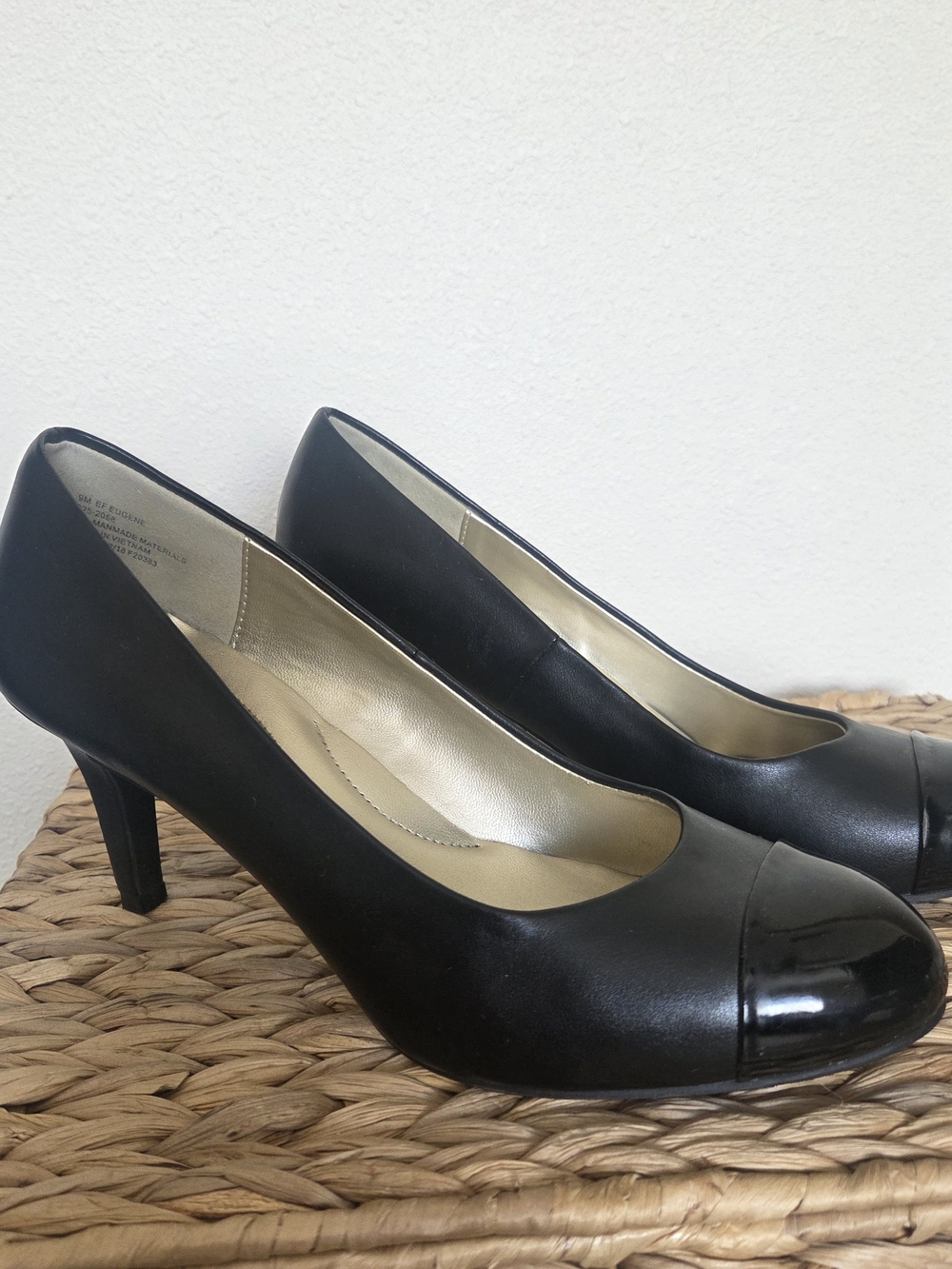 East 5th Black Eugene Heels Sz 9  Memory Foam Shoe Office Workwear Classy